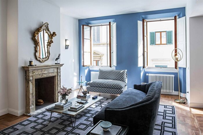 Appartamento con 7 locali in vendita in Via San Gallo, Firenze