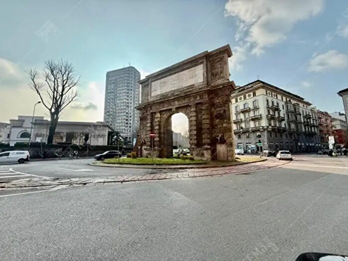 Appartamento con 5 locali in vendita in Milano