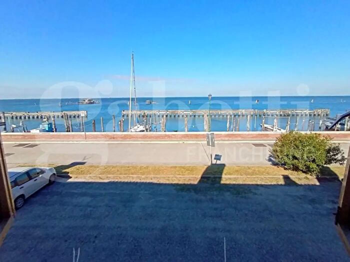 Appartamento con 5 locali in vendita in Pellestrina Sc Laguna, Venezia