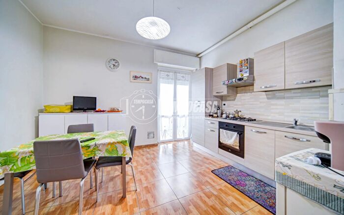 Appartamento trilocale in vendita in Via Firenze, Oggiona Con Santo Stefano