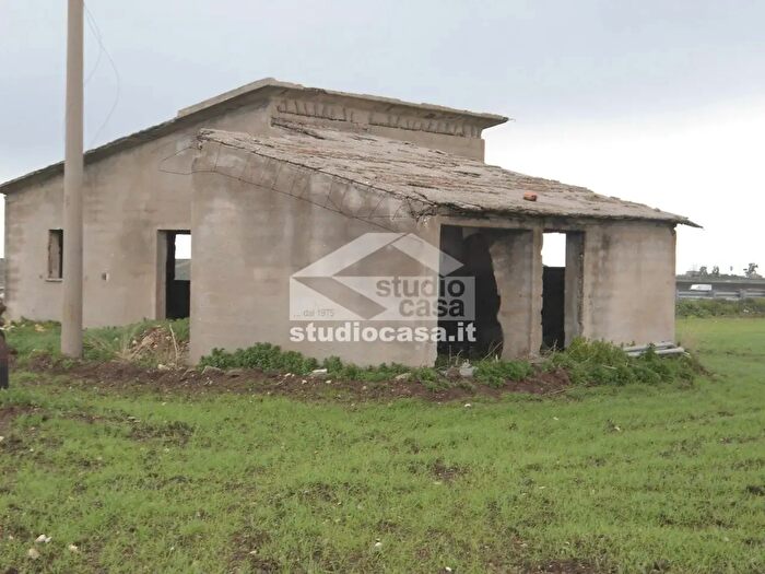 Casa con 6 locali in vendita in CapocolonnaSalica, Crotone