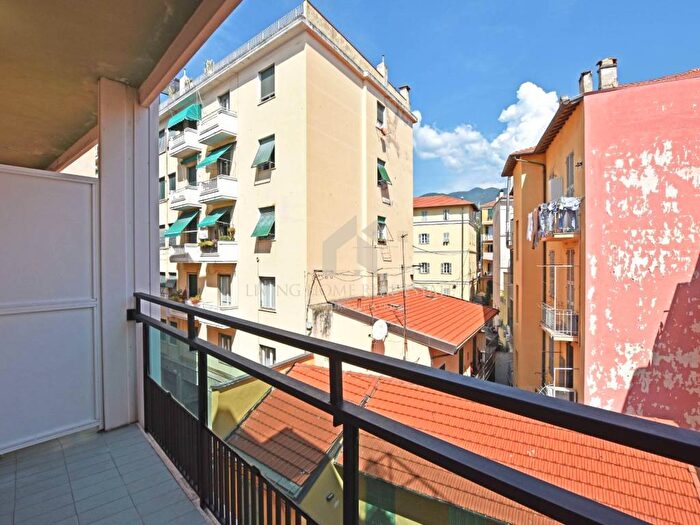 Appartamento bilocale in affitto in Corso Orazio Raimondo, Porto Vecchio, Sanremo