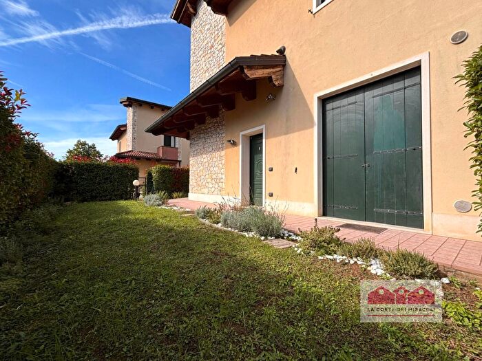 Casa con 5 locali in affitto in Via del Lavoro, Torri Di Quartesolo