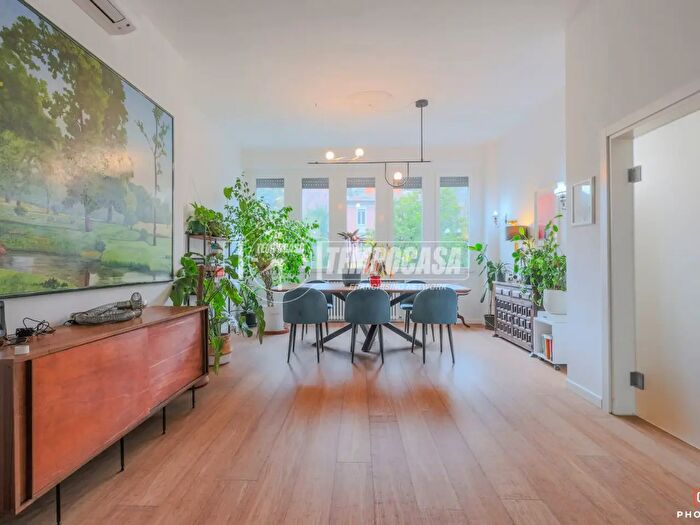 Appartamento con 10 locali in vendita in Via San Mamolo, Bologna