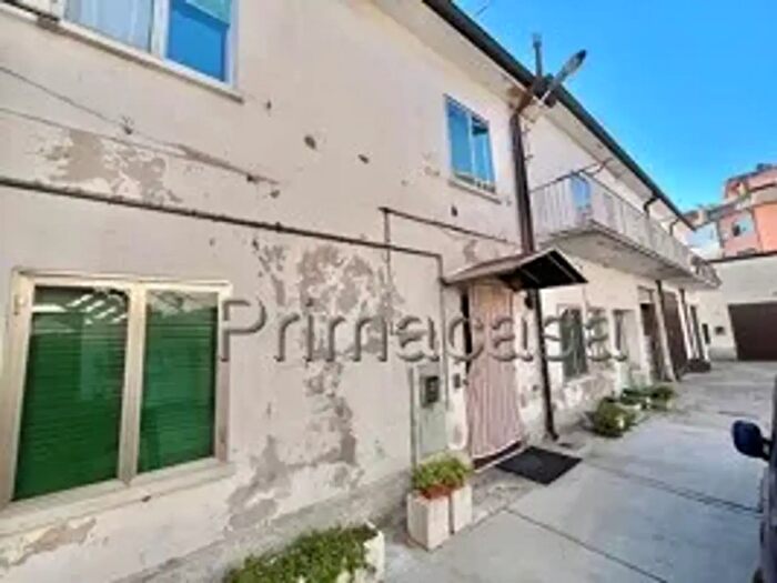 Casa con 7 locali in vendita in Via Giuseppe Garibaldi, Isola Della Scala