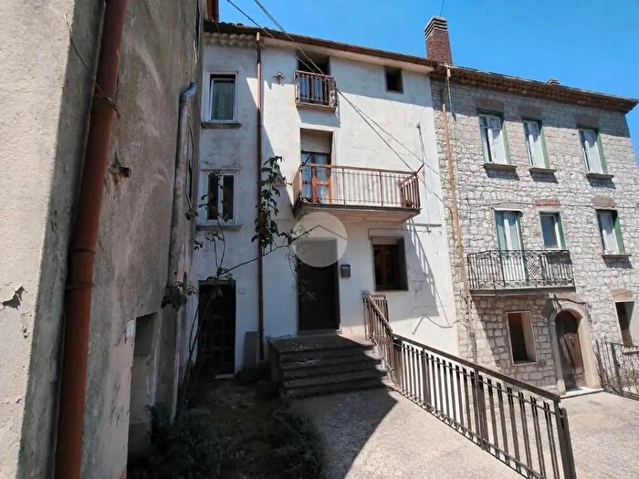 Casa quadrilocale in vendita in Via Giardiniera, Montagano