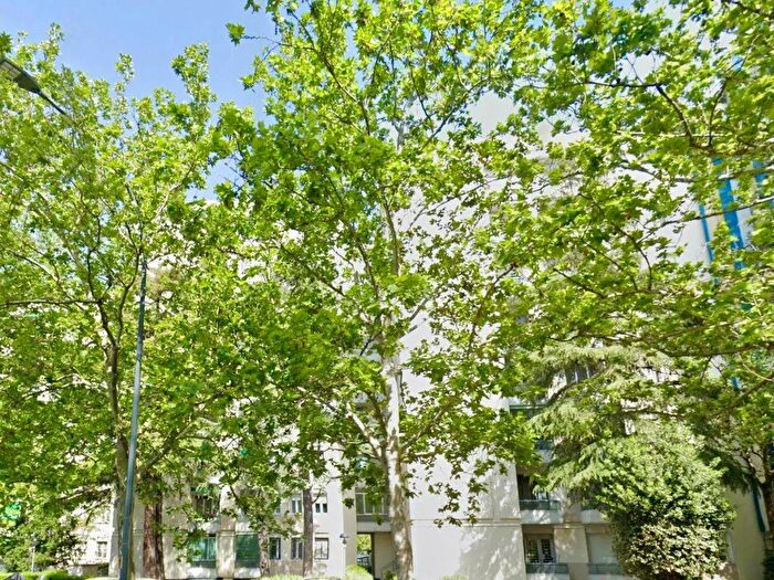 Appartamento trilocale in vendita in Via Giotto, Bologna