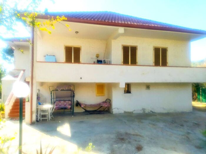 Appartamento bilocale in affitto in Via Santa Rosa, Castellabate