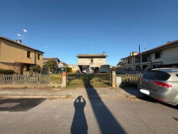 Appartamento quadrilocale in vendita in Via Modena, Comacchio