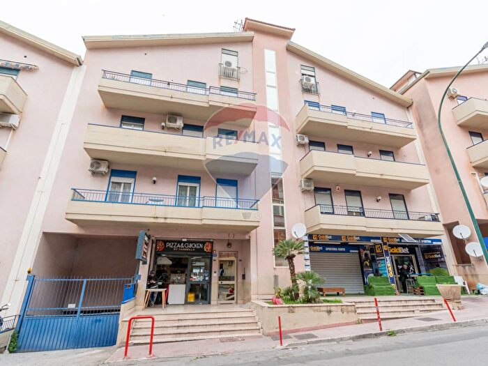 Appartamento con 5 locali in vendita in Via Altofonte, Monreale