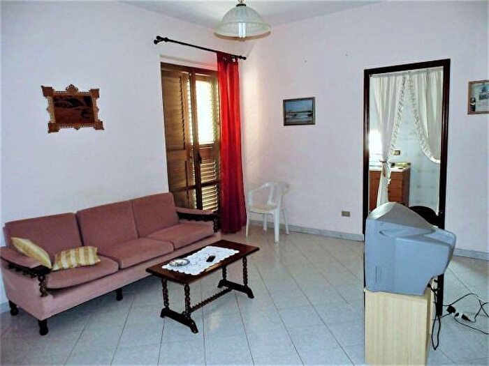 Casa con 6 locali in vendita in Via, Favara