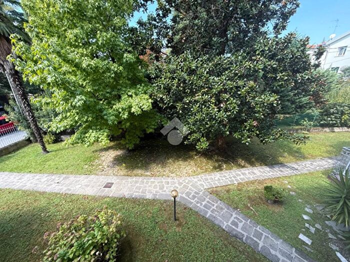 Appartamento quadrilocale in vendita in Via Volfango Goethe, Padova