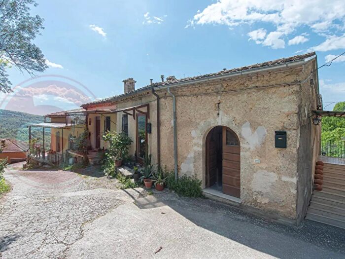 Casa con 6 locali in vendita in Contrada Vagni Snc, Arpino