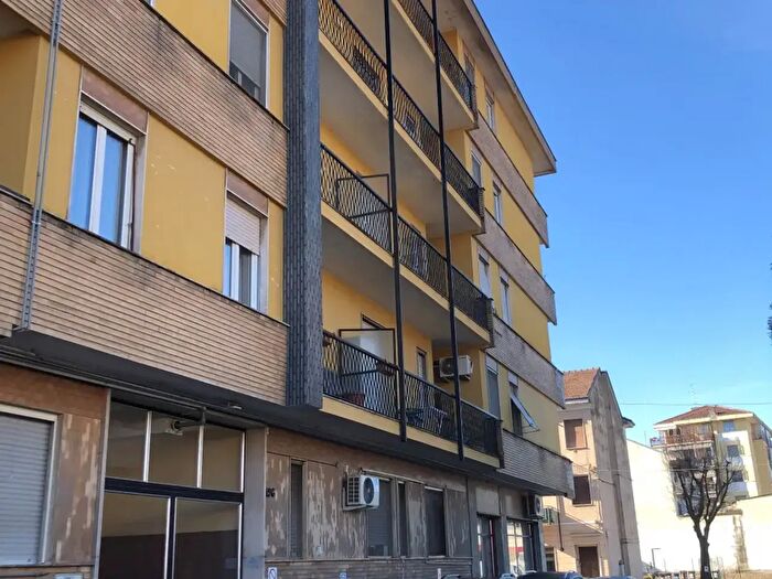 Appartamento trilocale in affitto in Corso Valentino, Casale Monferrato