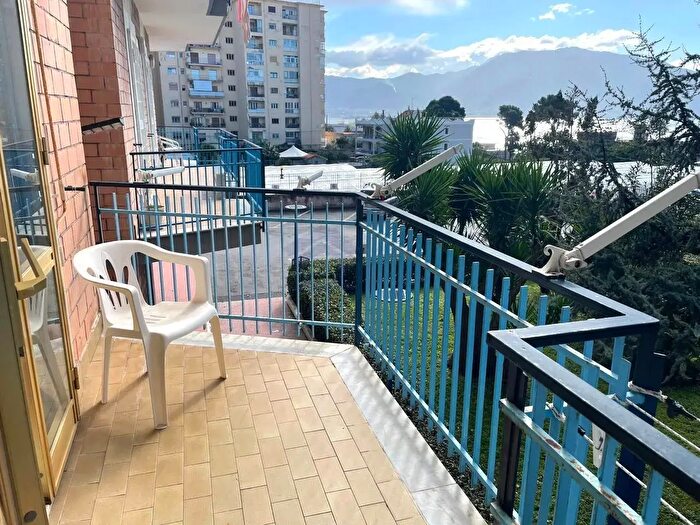 Appartamento quadrilocale in vendita in Via Caravelli, Torre Annunziata