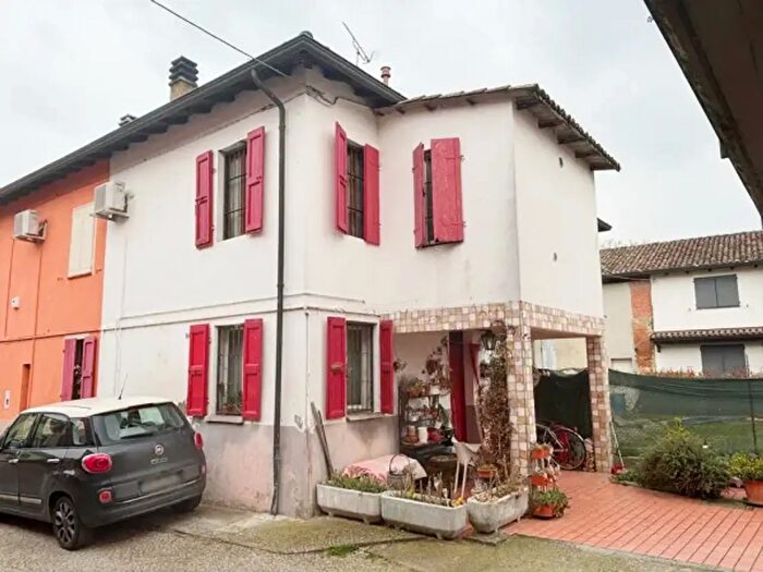 Casa trilocale in vendita in Strada Cervara, Parma