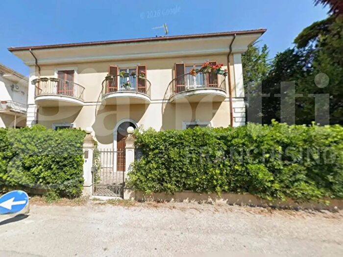 Casa con 5 locali in vendita in Via Nazionale per Teramo, Giulianova