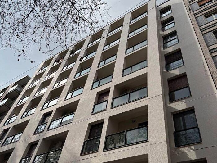 Appartamento quadrilocale in affitto in Porta Romana Medaglie dOro, Milano