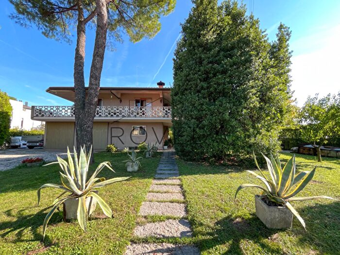 Casa con 5 locali in vendita in Via Peschiere, Casier