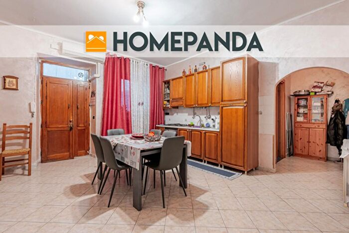 Appartamento quadrilocale in vendita in Corso Giulio Cesare, Torino