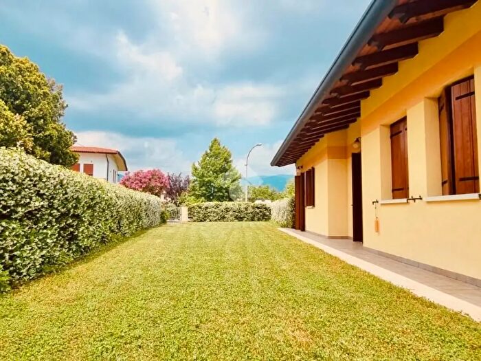 Appartamento trilocale in vendita in Via Carlo Goldoni, Bassano Del Grappa
