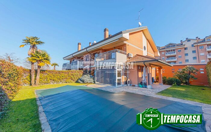 Casa con 5 locali in vendita in Via Privata Rinaldo Cavalli, Locate Di Triulzi