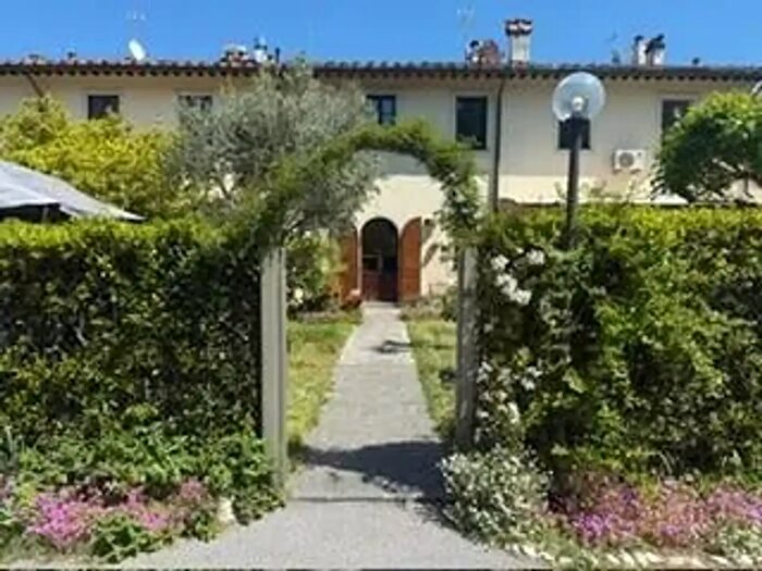 Casa con 7 locali in vendita in Pisa