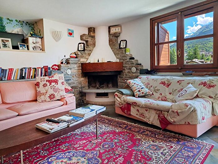 Appartamento quadrilocale in affitto in Via della Vittoria, Centro, Courmayeur