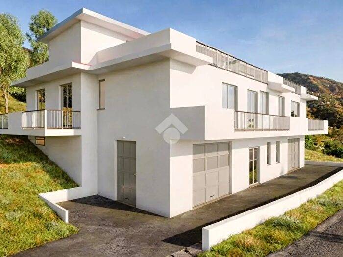 Casa trilocale in vendita in Via S Francesco, Cetraro