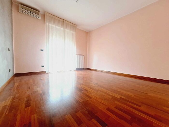 Appartamento con 7 locali in vendita in Rimini