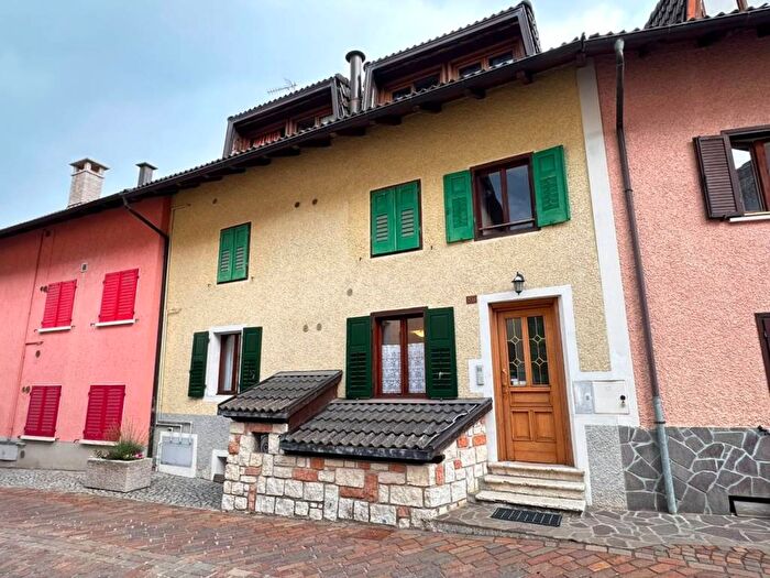 Appartamento bilocale in affitto in Frazione Gionghi, Lavarone