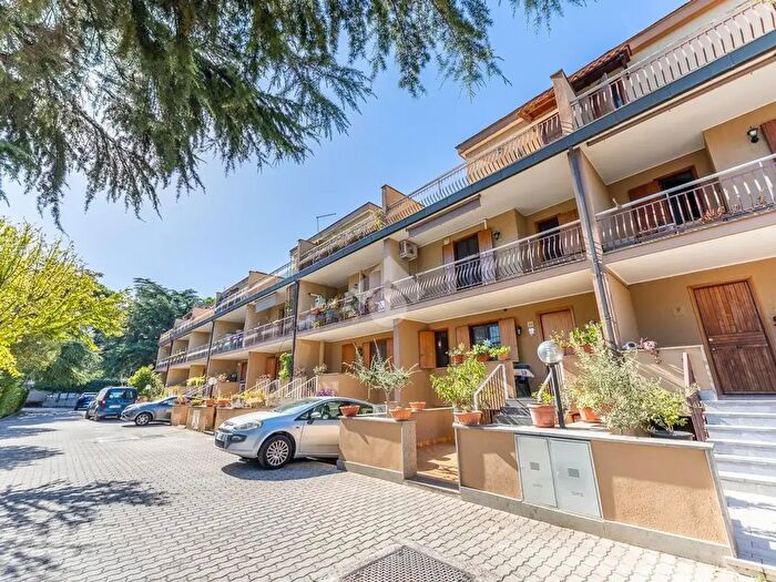 Casa con 5 locali in vendita in Via del Fosso dell'Acqua Mariana, Roma