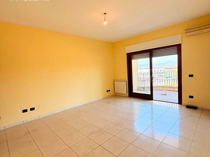 Appartamento bilocale in affitto in Via Casilina, Finocchio, Roma