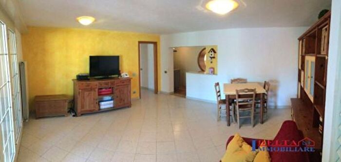 Casa con 6 locali in vendita in Rosignano Marittimo