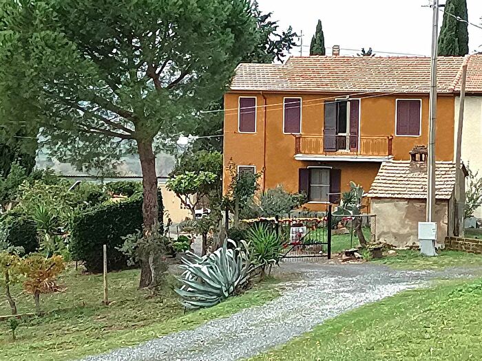 Casa con 8 locali in vendita in Zona Oltre La Localita Granaione Cinigiano Grosseto, Cinigiano
