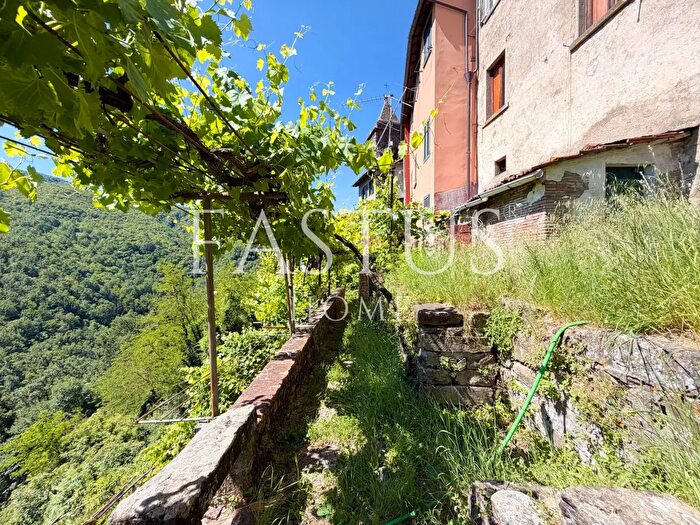 Appartamento quadrilocale in vendita in Piazza della Chiesa, San Marcello Piteglio