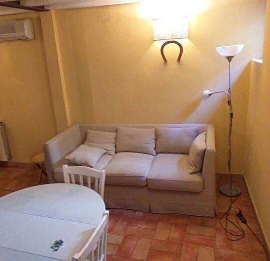 Appartamento trilocale in affitto in Via Degli Orti Oricellari, Borgo Ognissanti Il Prato, Firenze