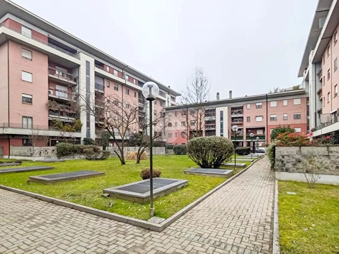 Appartamento trilocale in vendita in Via Giuseppe Dossetti, San Donato Milanese