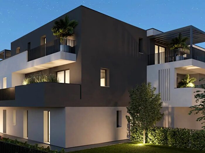 Appartamento con 6 locali in vendita in Via Dante Alighieri, Arzignano