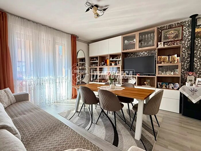 Appartamento trilocale in vendita in Via Rosario, Casatenovo