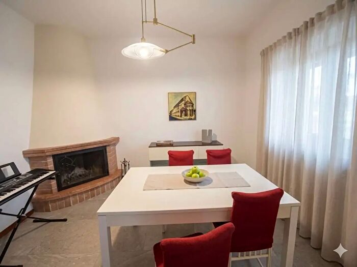 Appartamento con 6 locali in vendita in Via Marsala, Casarano