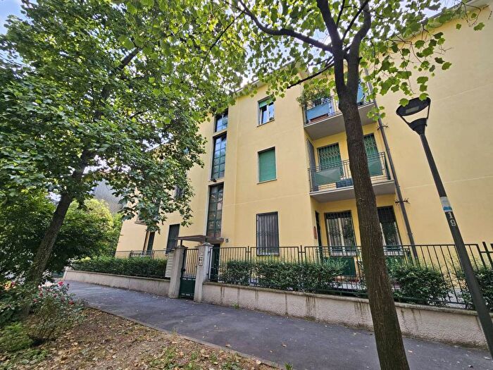 Appartamento trilocale in affitto in Via Sebastiano Veniero, Monte Rosa Lotto, Milano