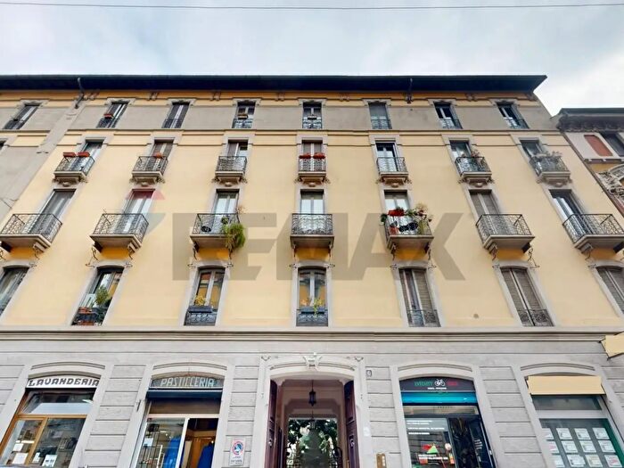 Appartamento trilocale in affitto in Via Ciro Menotti, Milano