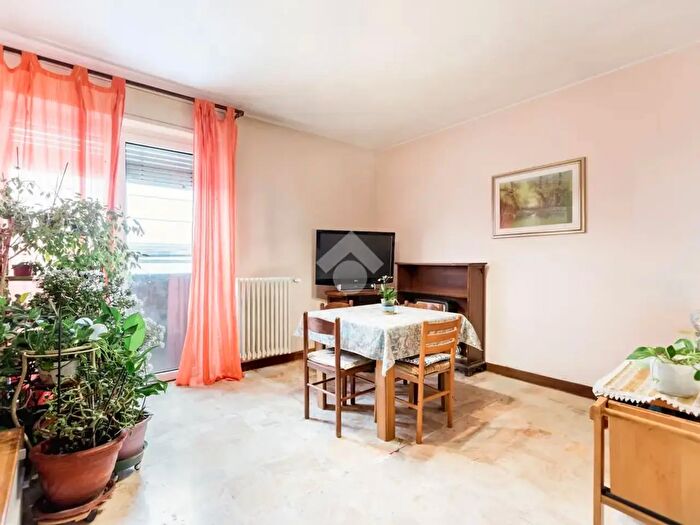 Appartamento quadrilocale in vendita in Viale Giovanni Suzzani, Milano