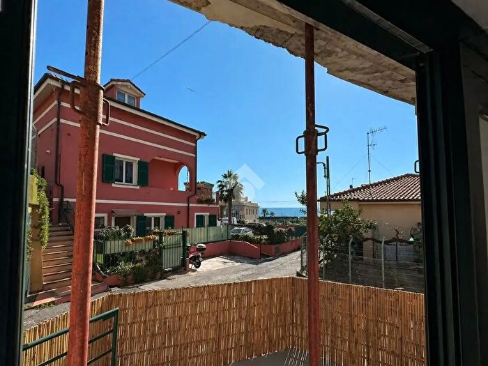 Appartamento quadrilocale in vendita in Strada della Cava, Bordighera