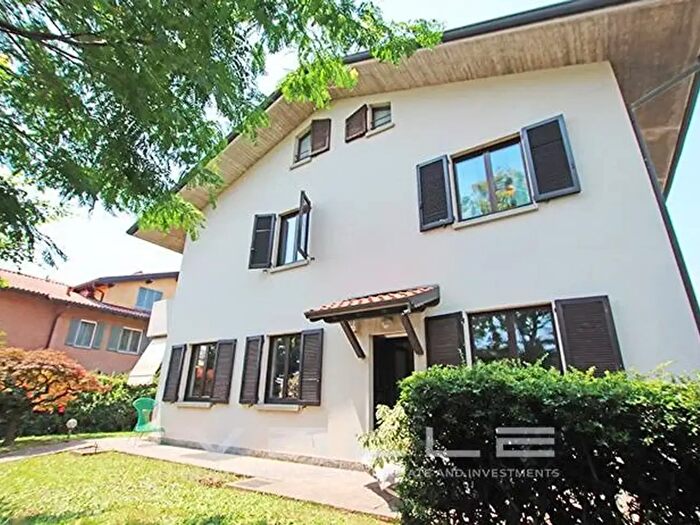 Casa con 13 locali in vendita in Via Verdi, Mozzo