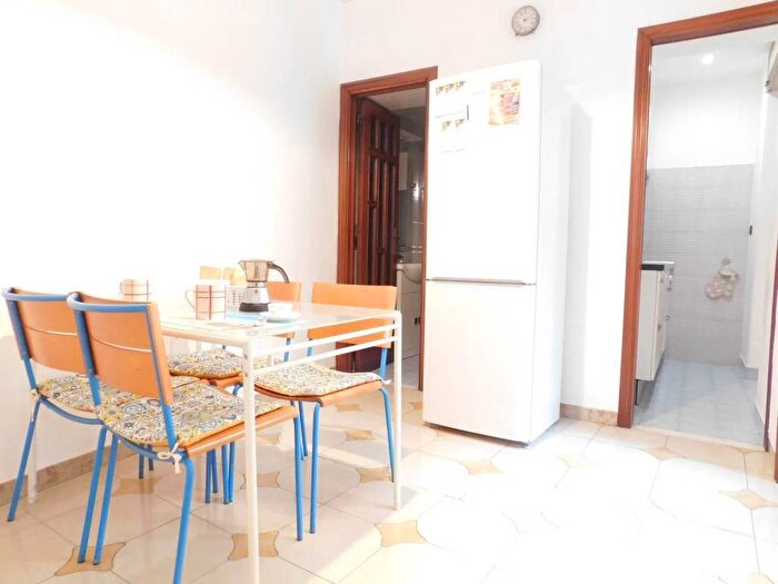 Appartamento monolocale in affitto in Via Chiaia, Chiaia, Napoli