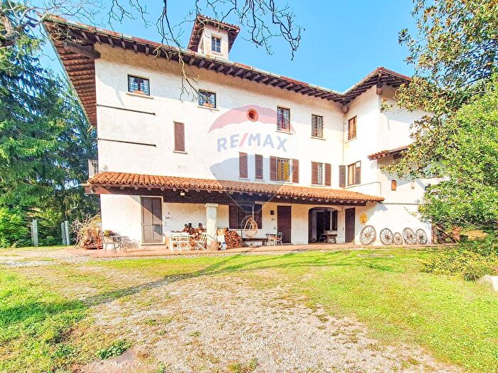 Appartamento bilocale in vendita in Via alle Valli, Locate Varesino