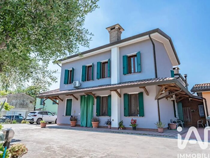 Casa con 6 locali in vendita in Via Catti, Ariano Nel Polesine
