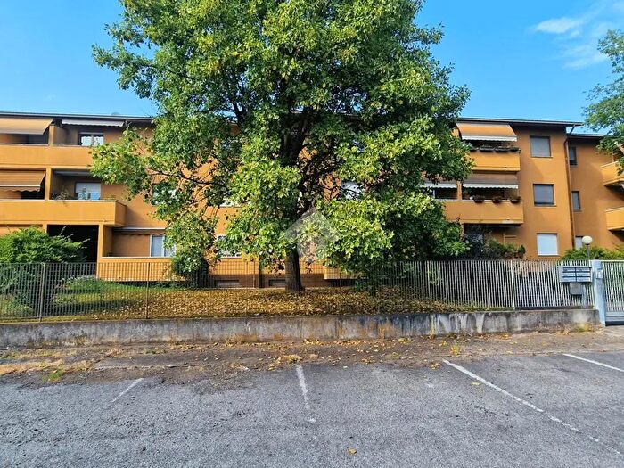 Appartamento quadrilocale in vendita in Via Facchinetti, Gallarate